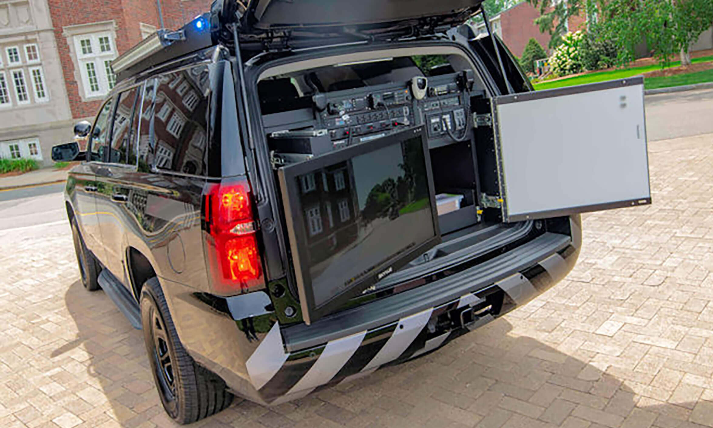 Mobile Emergency Operations Centers Deployable Displays on-the-go