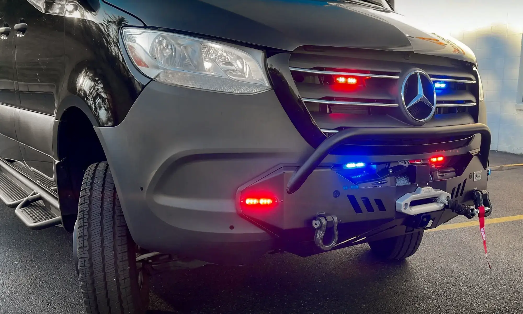 Mobile command vehicle for FIFA 2026 showcasing the emergency lighting.